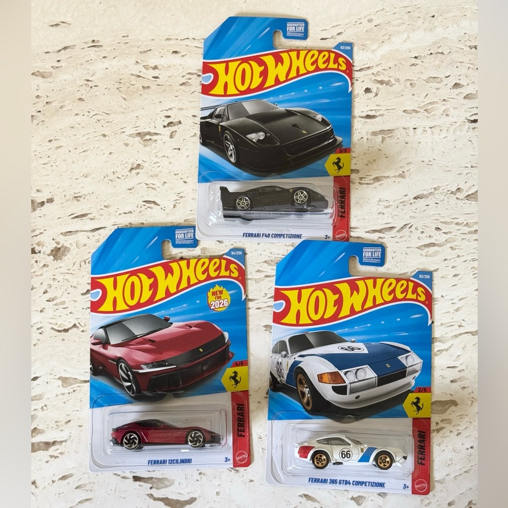 🐎🔥Hot Wheels Diecast Ferrari Lot of 3🔥🐎